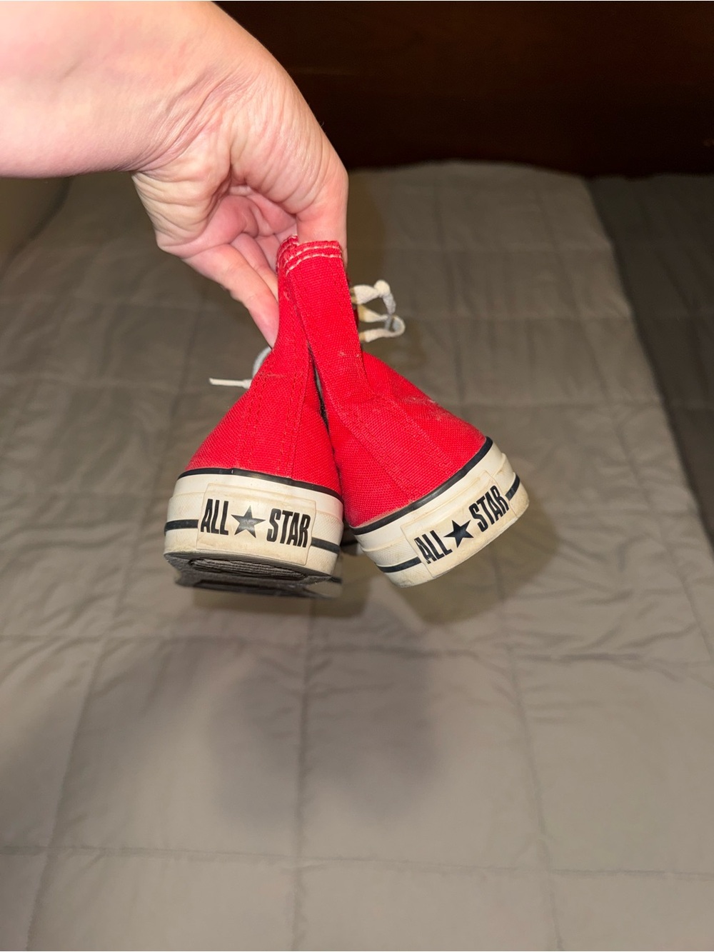 Red converse - Picture 6 of 10